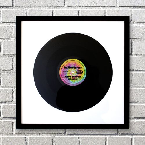 Echte alte Vinyl-Schallplatte mit selbst gestaltetem Etikett